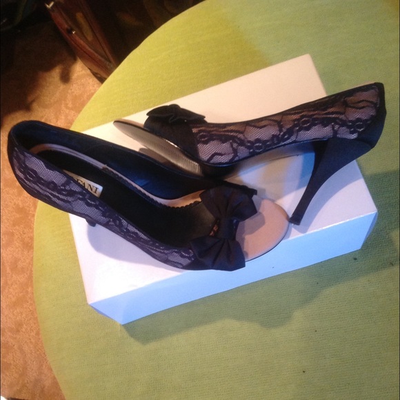 Open toe lace heels - Picture 2 of 6